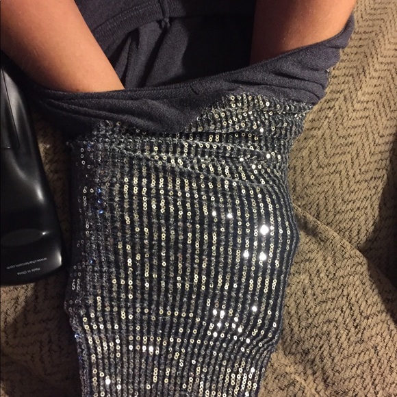 💰💰SOLD💰💰 Boutique reindeer top w/ sequins! - Picture 8 of 8